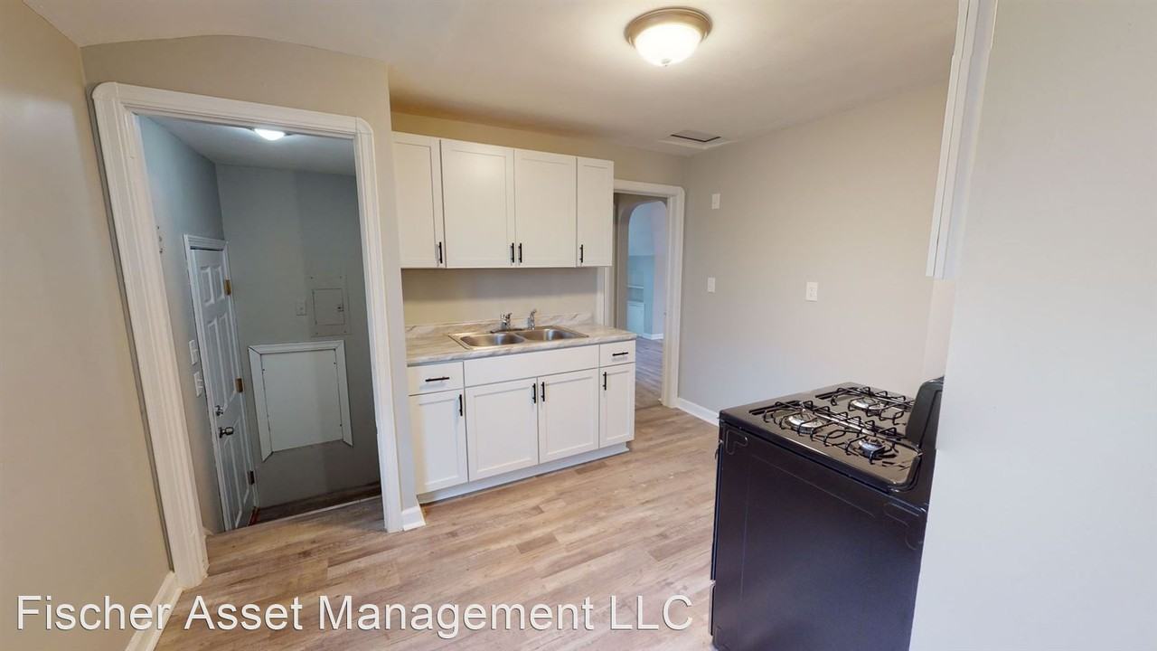 7030 Columbia Rd Apartments in Olmsted Falls, Olmsted Falls, OH 44138