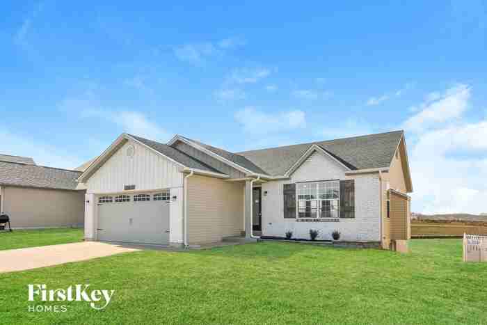 305 Huntleigh Pkwy - Photo 2 of 15