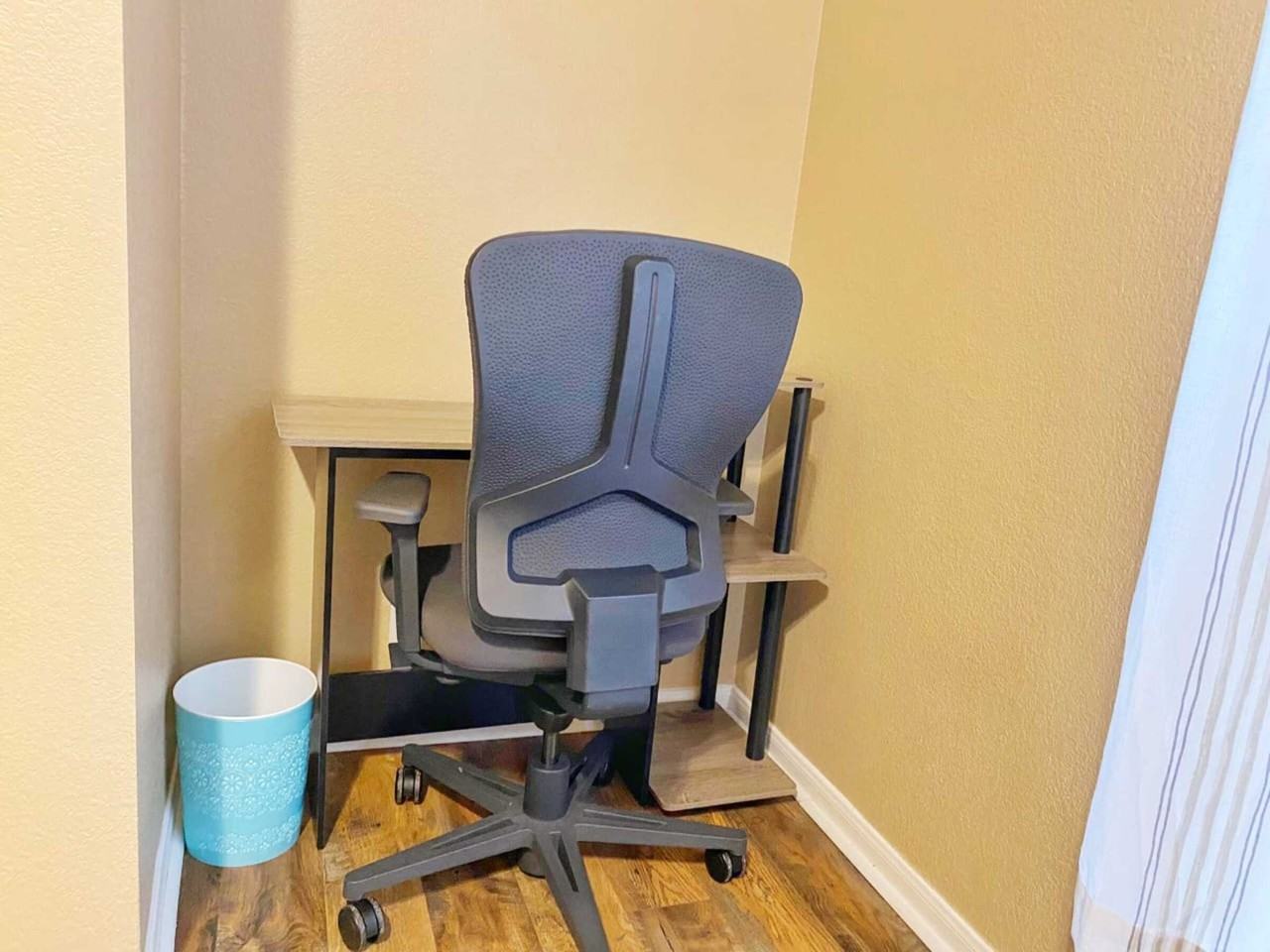 4021 Barlow Dr #4021 - Photo 2 of 10