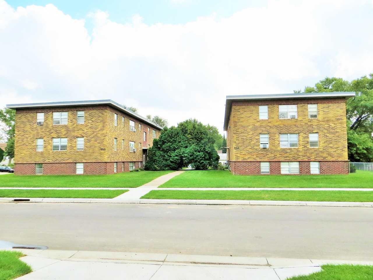 550 Madison Street - Photo 2 of 7