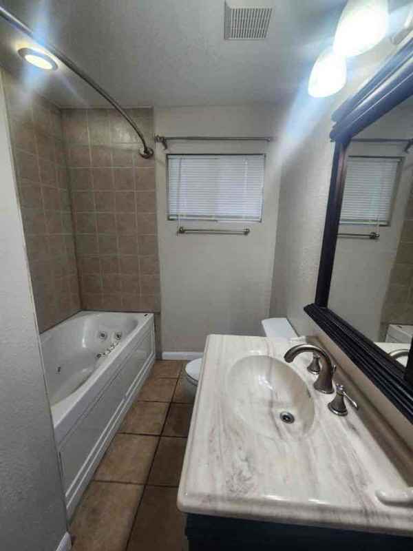 202 Las Palmas Dr - Photo 6 of 9