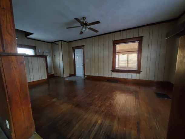1926 E 4th St - Photo 5 of 11