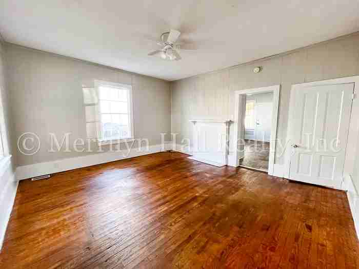 325 Hudson St - Photo 2 of 17