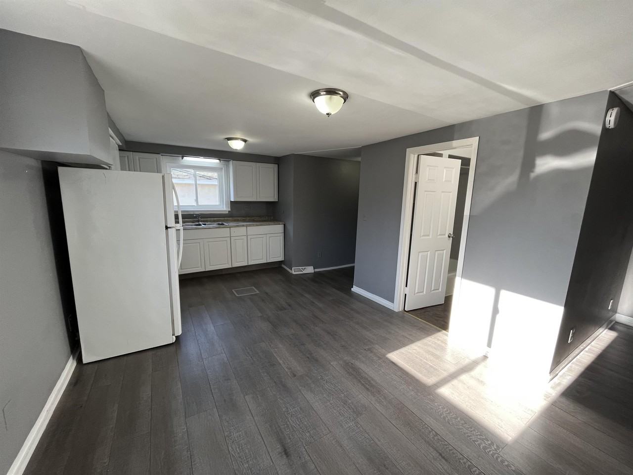 285 Clinton St #1 - Photo 4 of 16