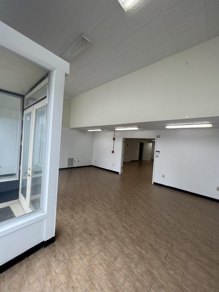 225 Mercer St #1 - Photo 6 of 30