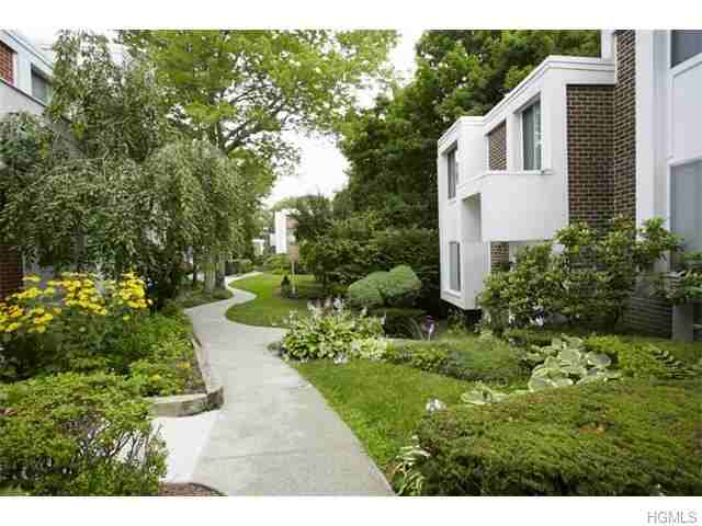 811 Colony Dr - Photo 3 of 28