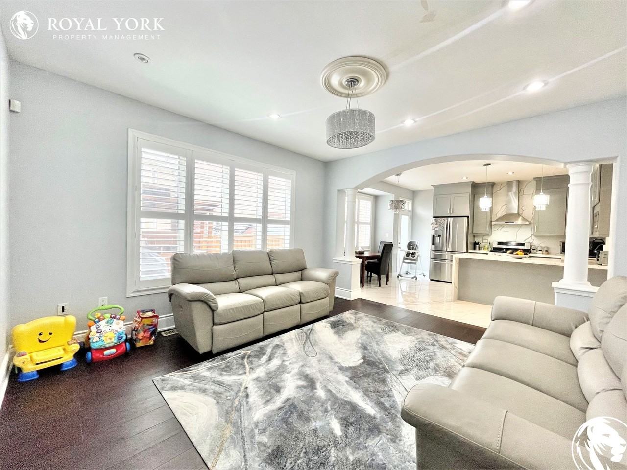 68 Mccandless Crt - Photo 3 of 47