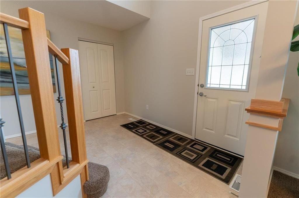 3 Solstice Lane - Photo 2 of 33