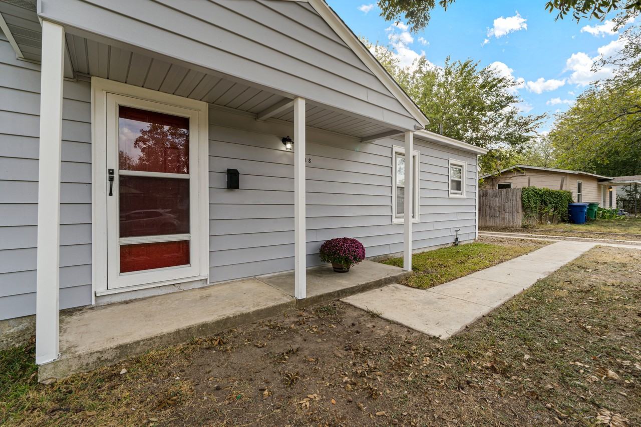 3938 S Walters #1 - Photo 4 of 31