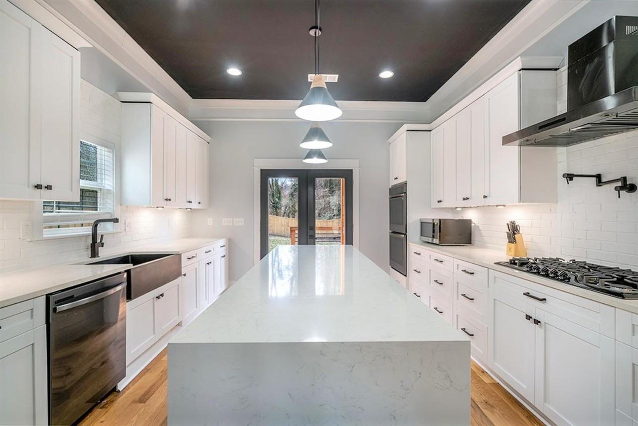 Newly built Oakcliff Craftsman home with fenced backyard - Photo 4 of 30