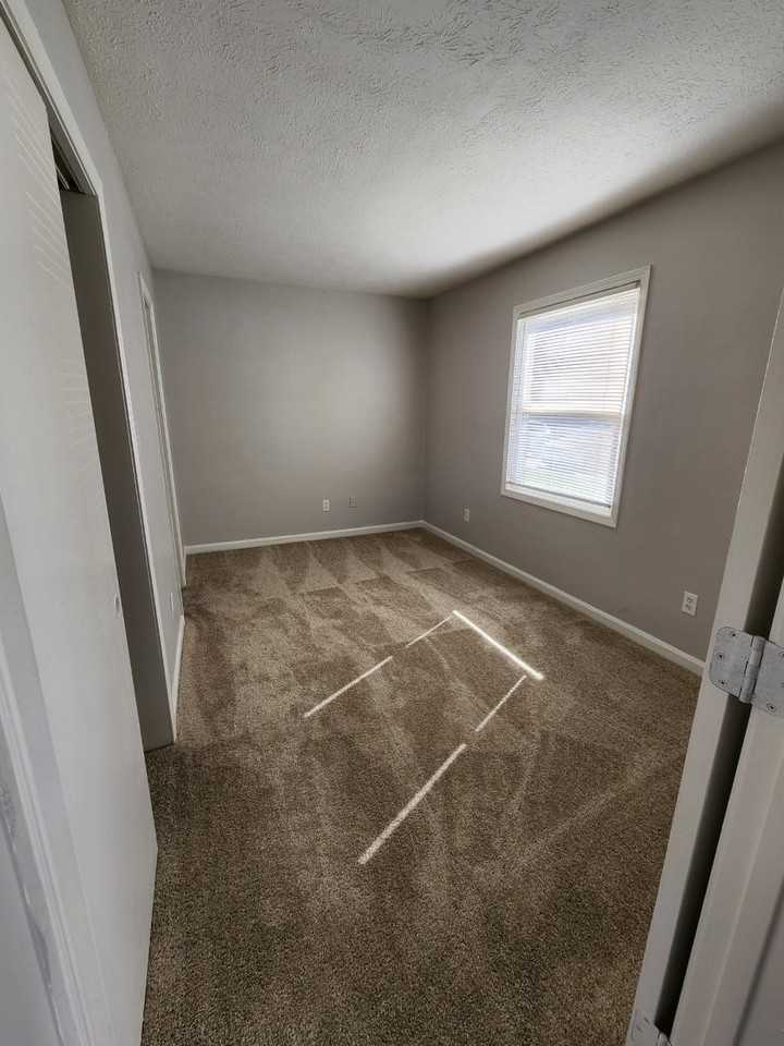 1325 W 75th Ct - Photo 6 of 14