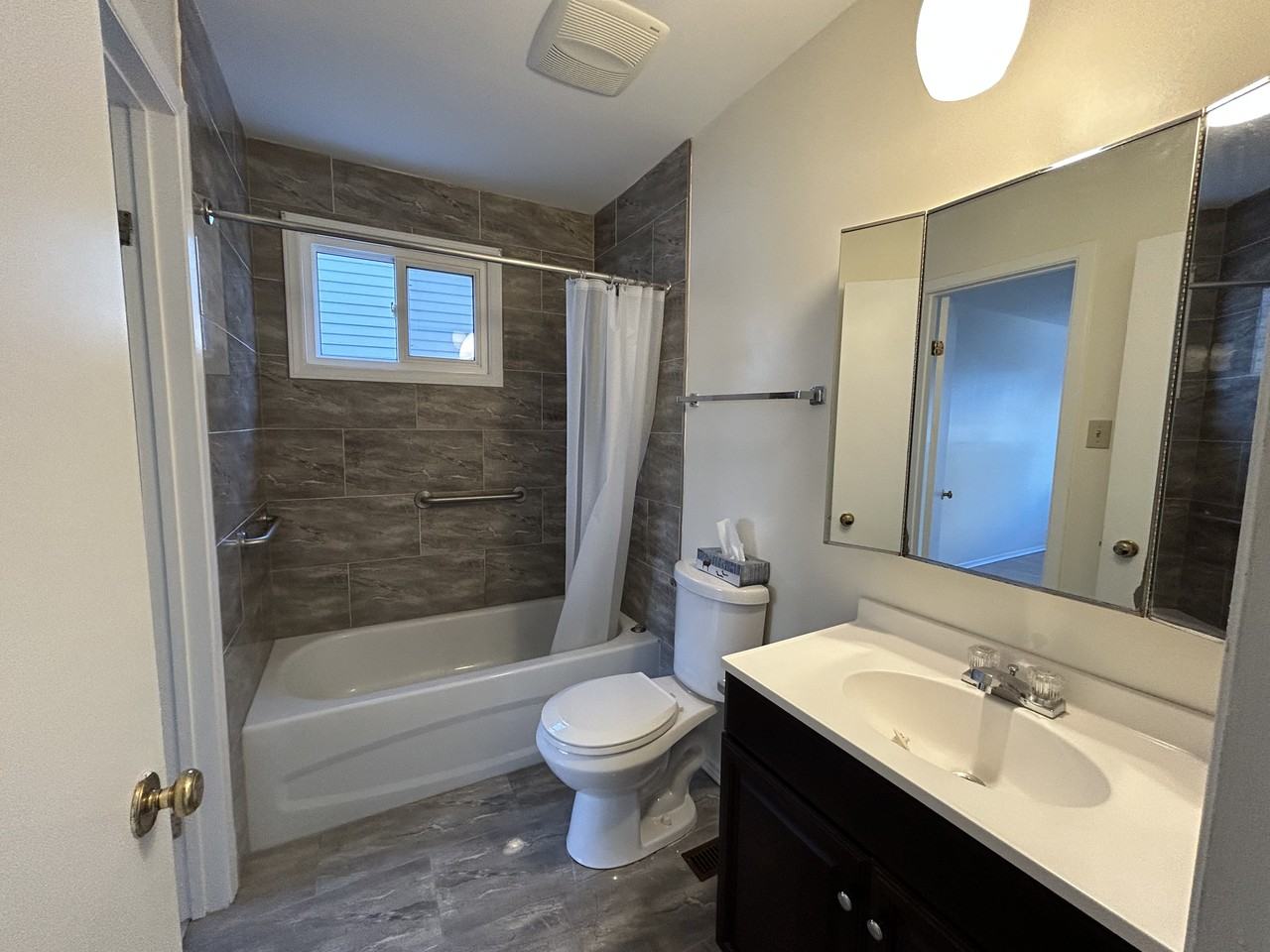 922 Alenmede Crescent - Photo 3 of 17