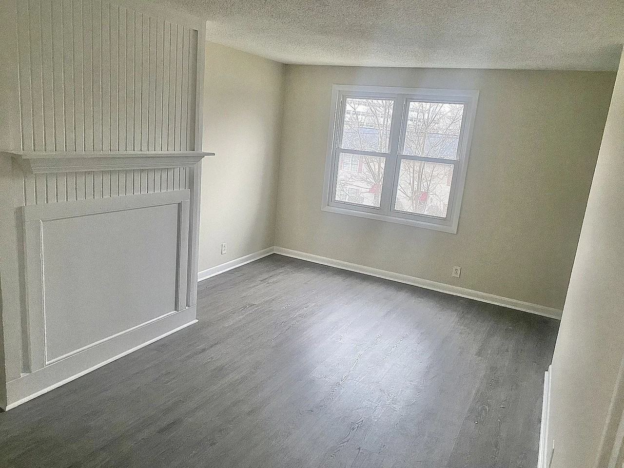 3314 Niagara Dr - Photo 2 of 12