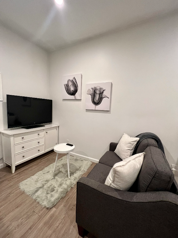 8489 Larch Ave #B - Photo 5 of 9