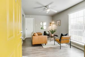 featured image of 4710 Lake Ave