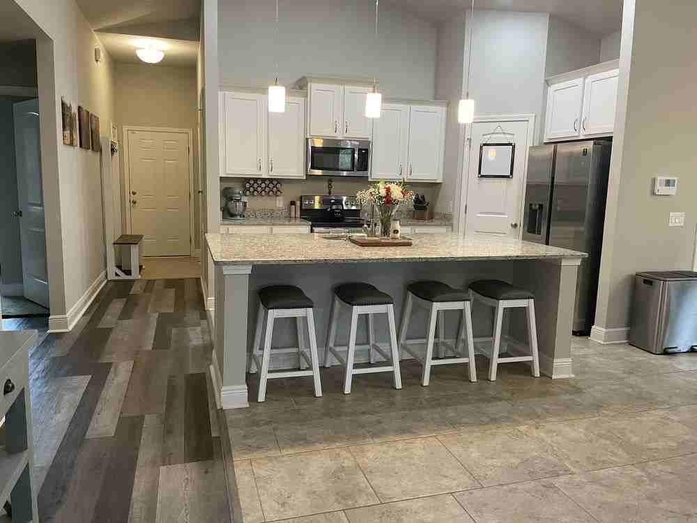 2557 Redford Dr - Photo 3 of 28