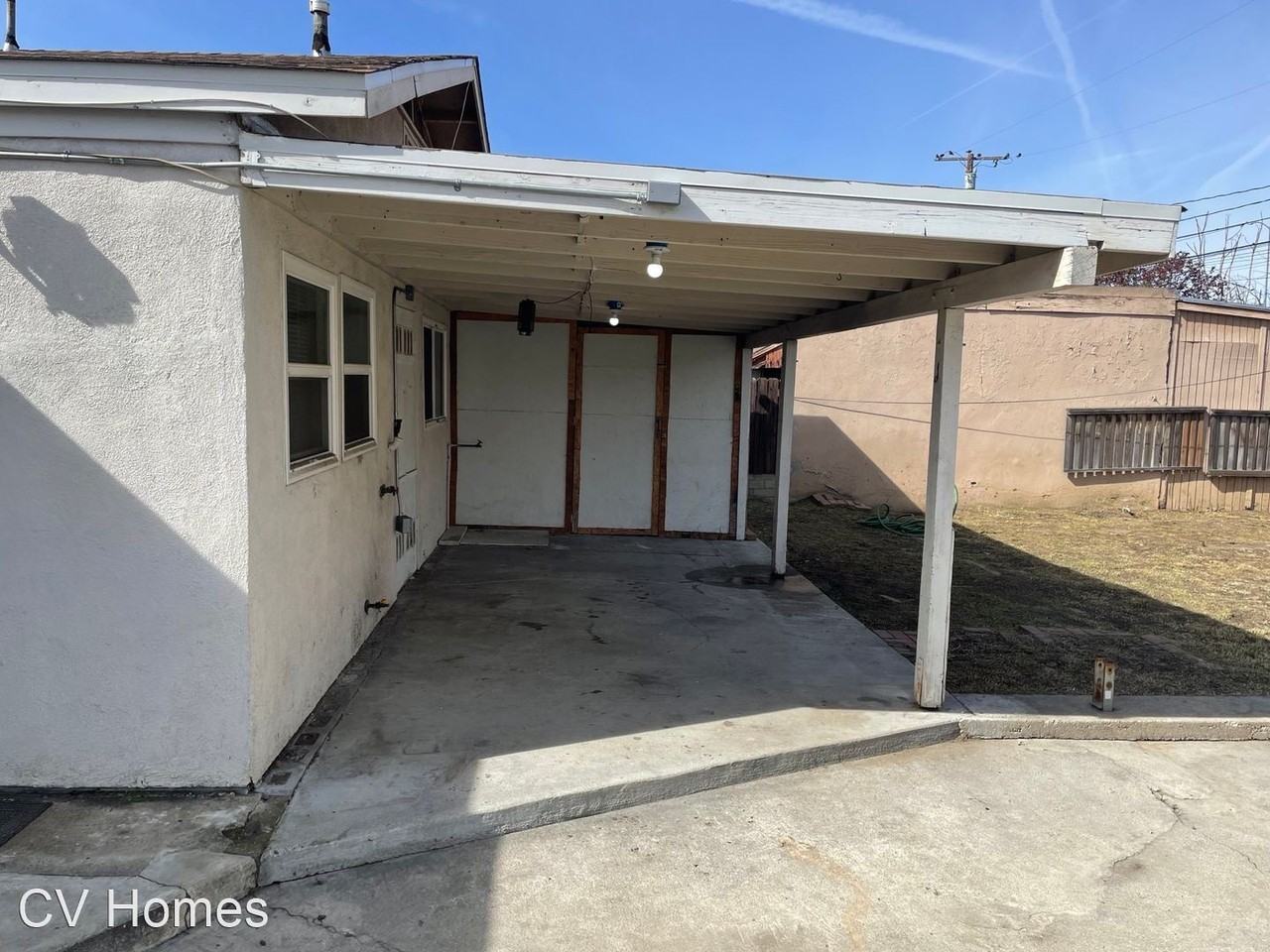 840 W 19th St - Photo 3 of 13