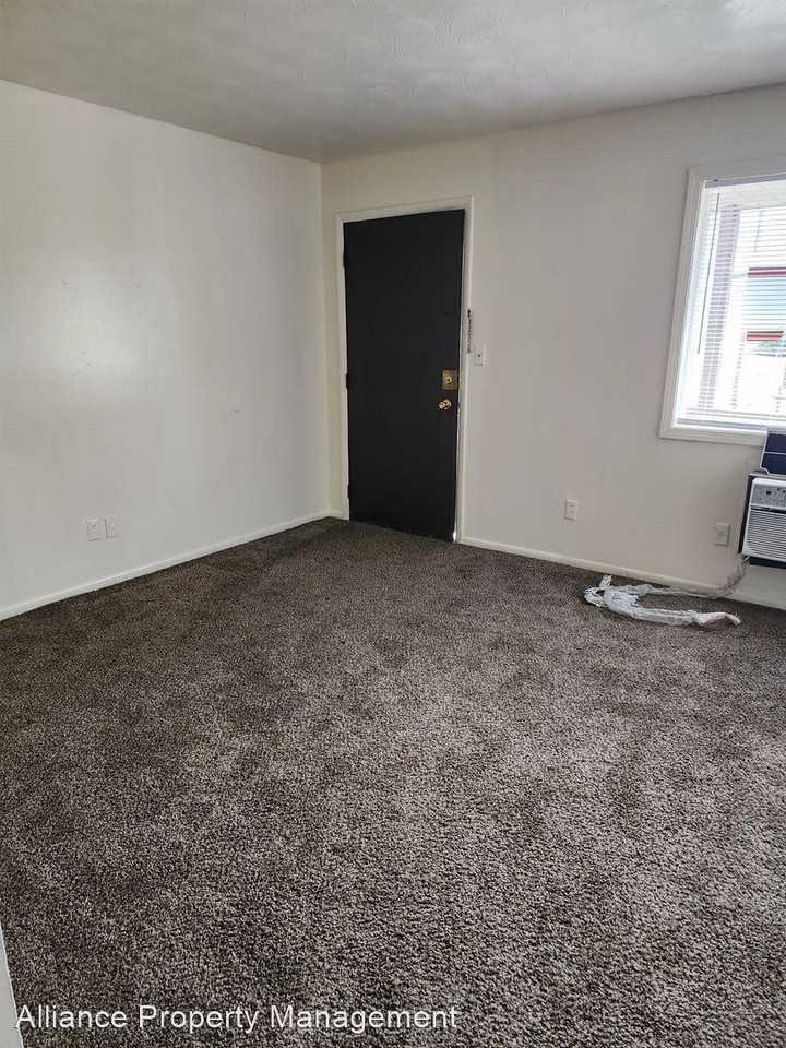 3149 Vance Ave - Photo 2 of 9