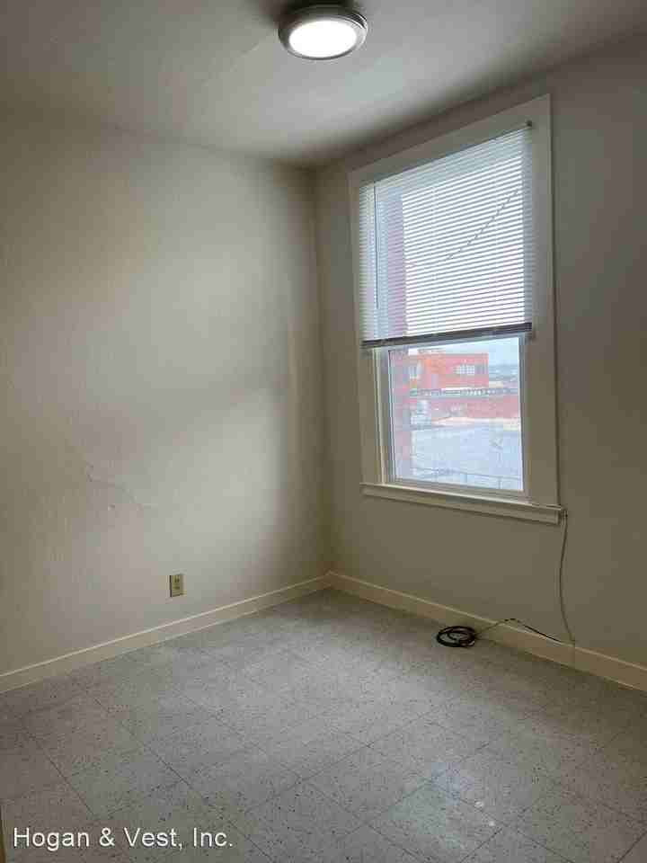 749 - 757 JACKSON ST - Photo 2 of 14