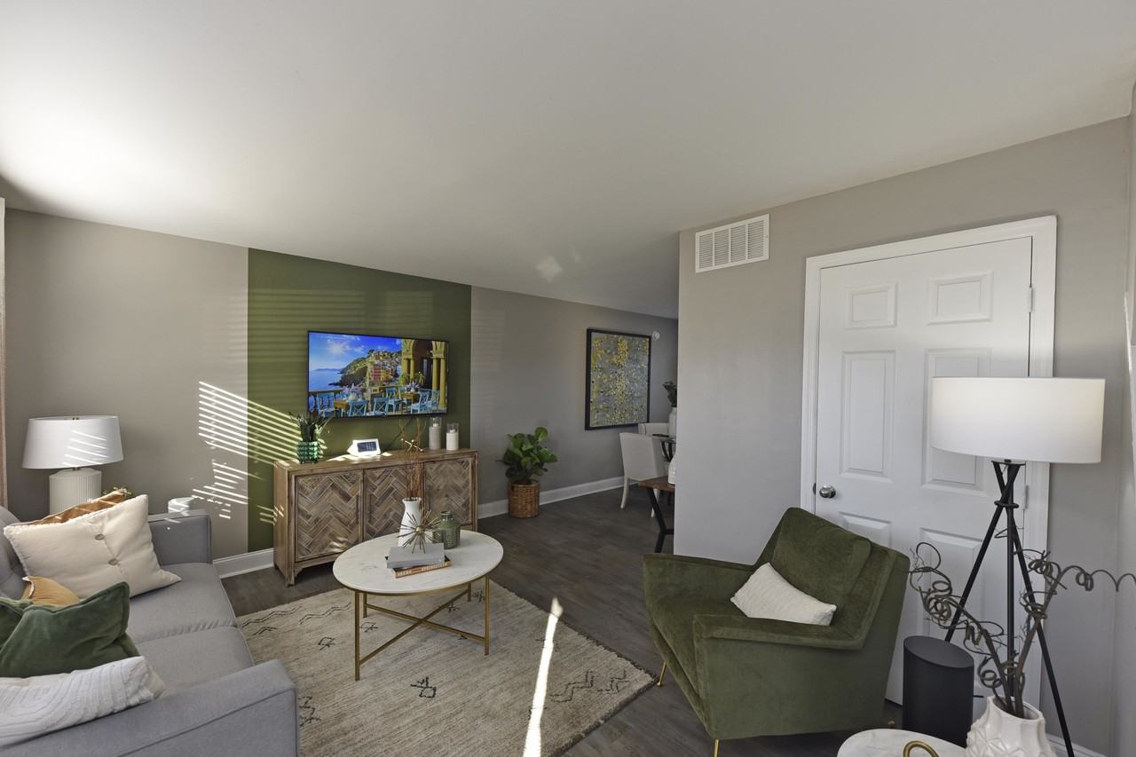 The Kensington Huntsville - Photo 3 of 20