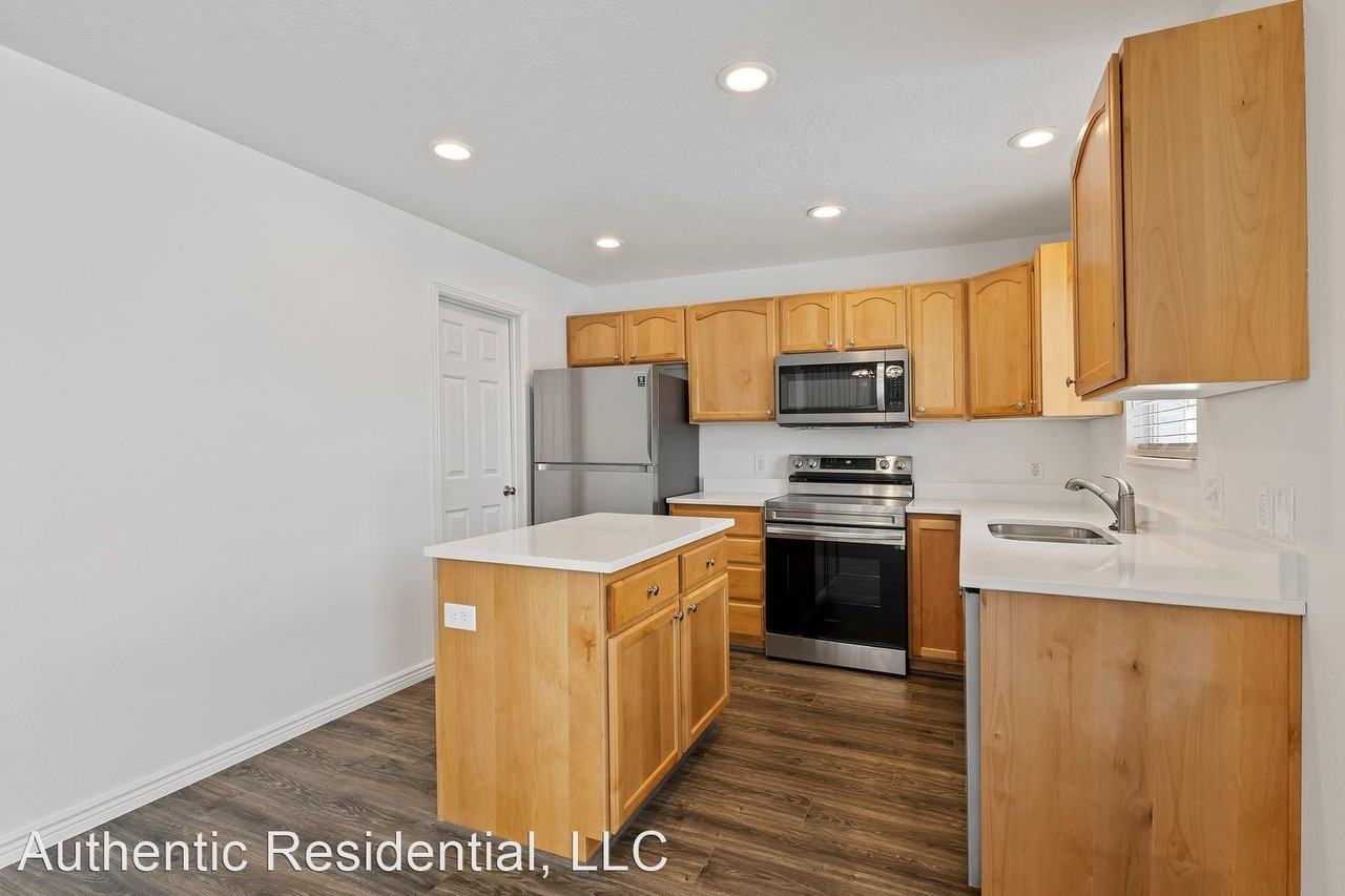 7503 S Valley Maple Dr - Photo 2 of 16