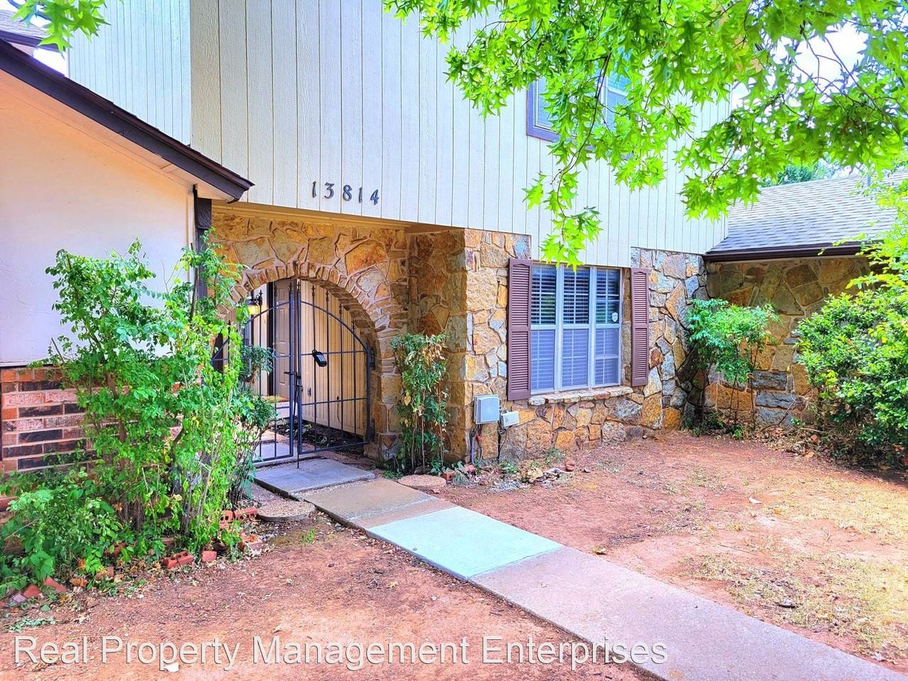 13814 Crossing Way E - Photo 2 of 18