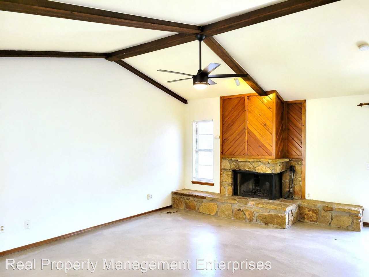 13814 Crossing Way E - Photo 3 of 18