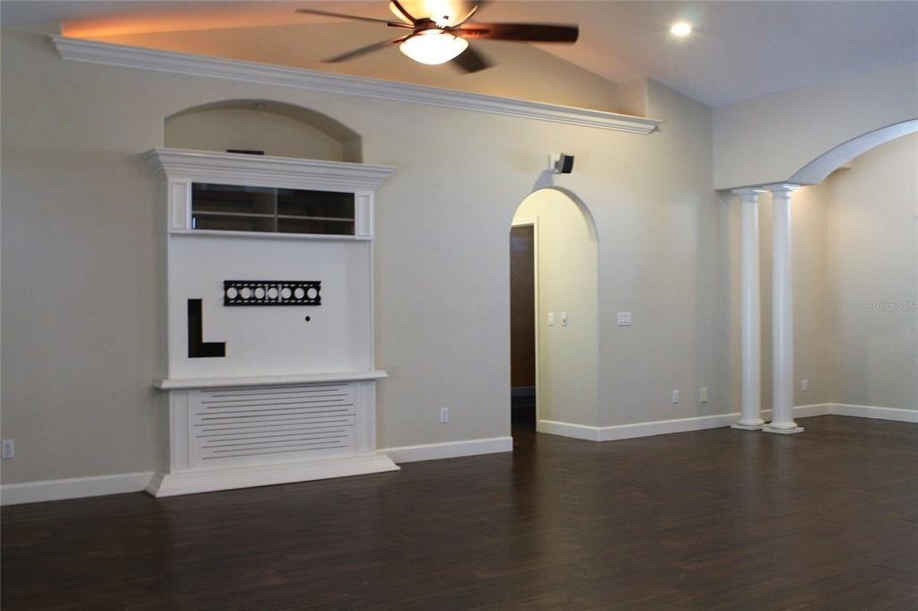 2510 Country Club Rd N - Photo 2 of 22