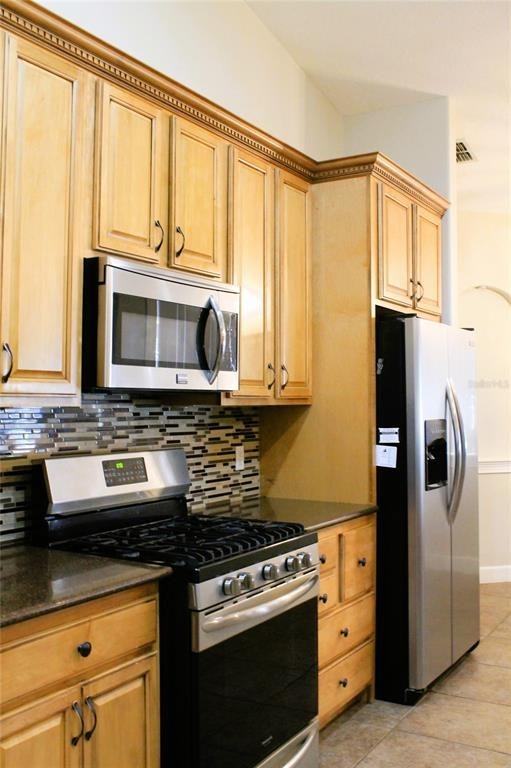 2510 Country Club Rd N - Photo 3 of 22