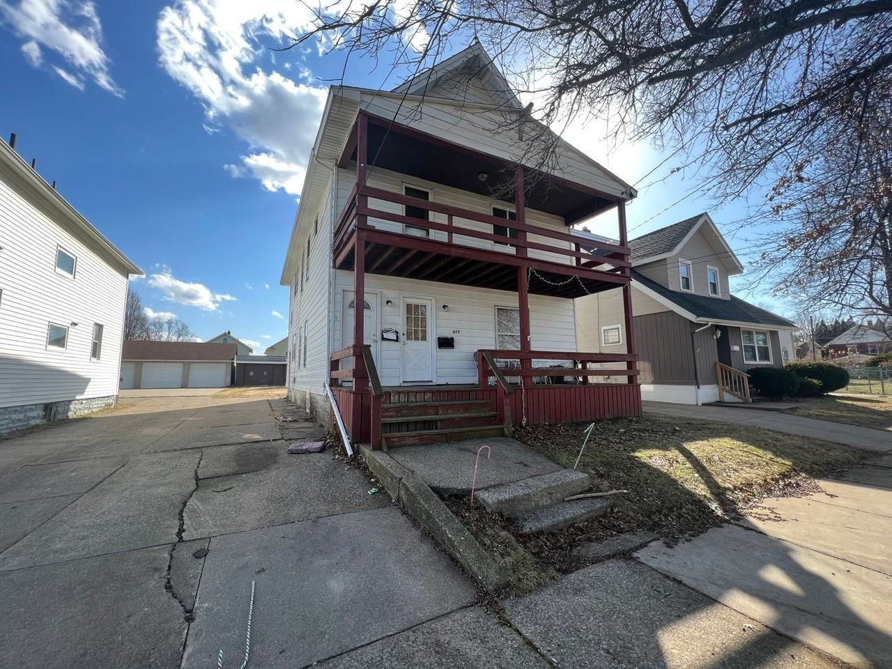 615/617 E 29th st Apartments in South East Hills, Erie, PA 16504 Zumper