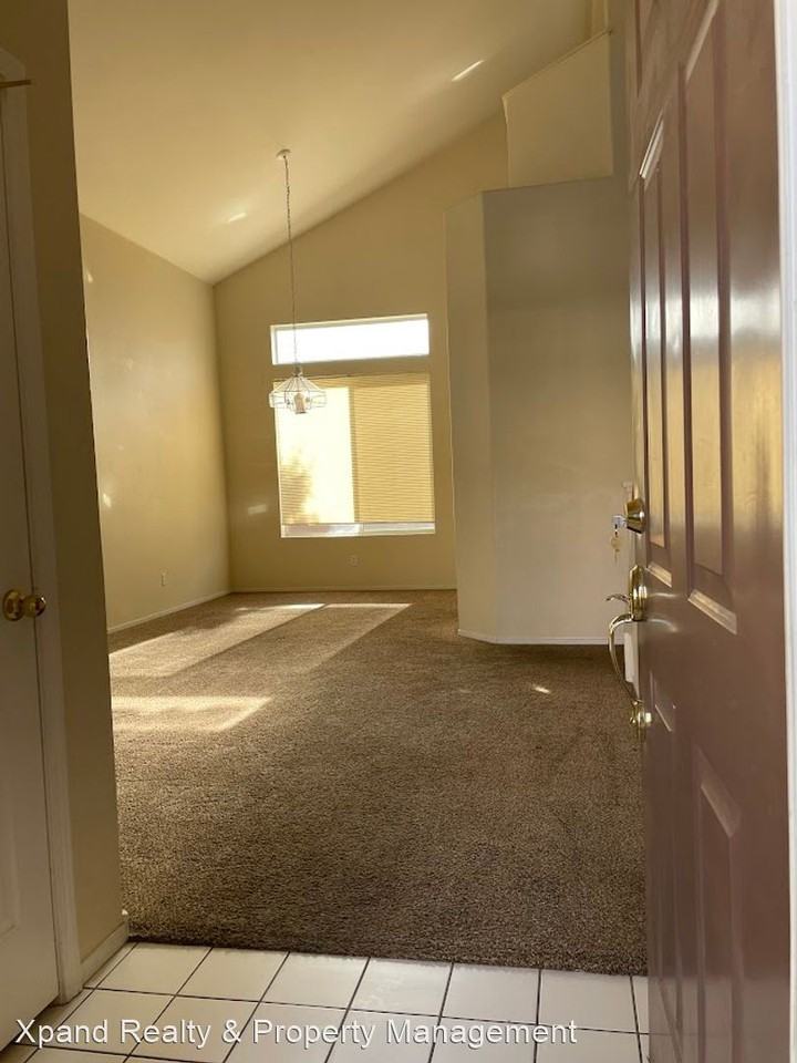 2331 Tilden Way - Photo 3 of 10