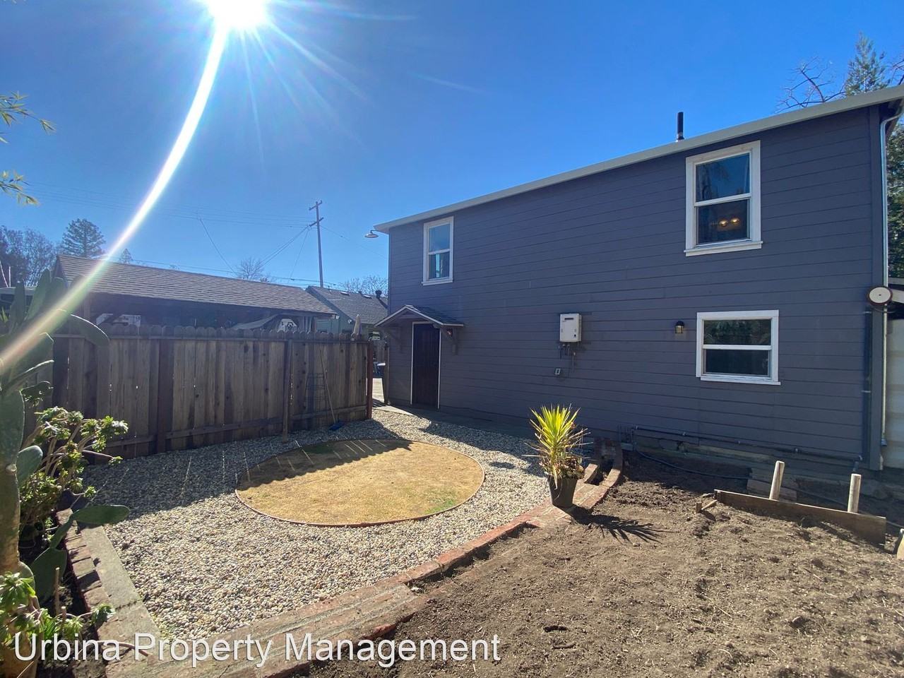 629 Oak St - Photo 2 of 21