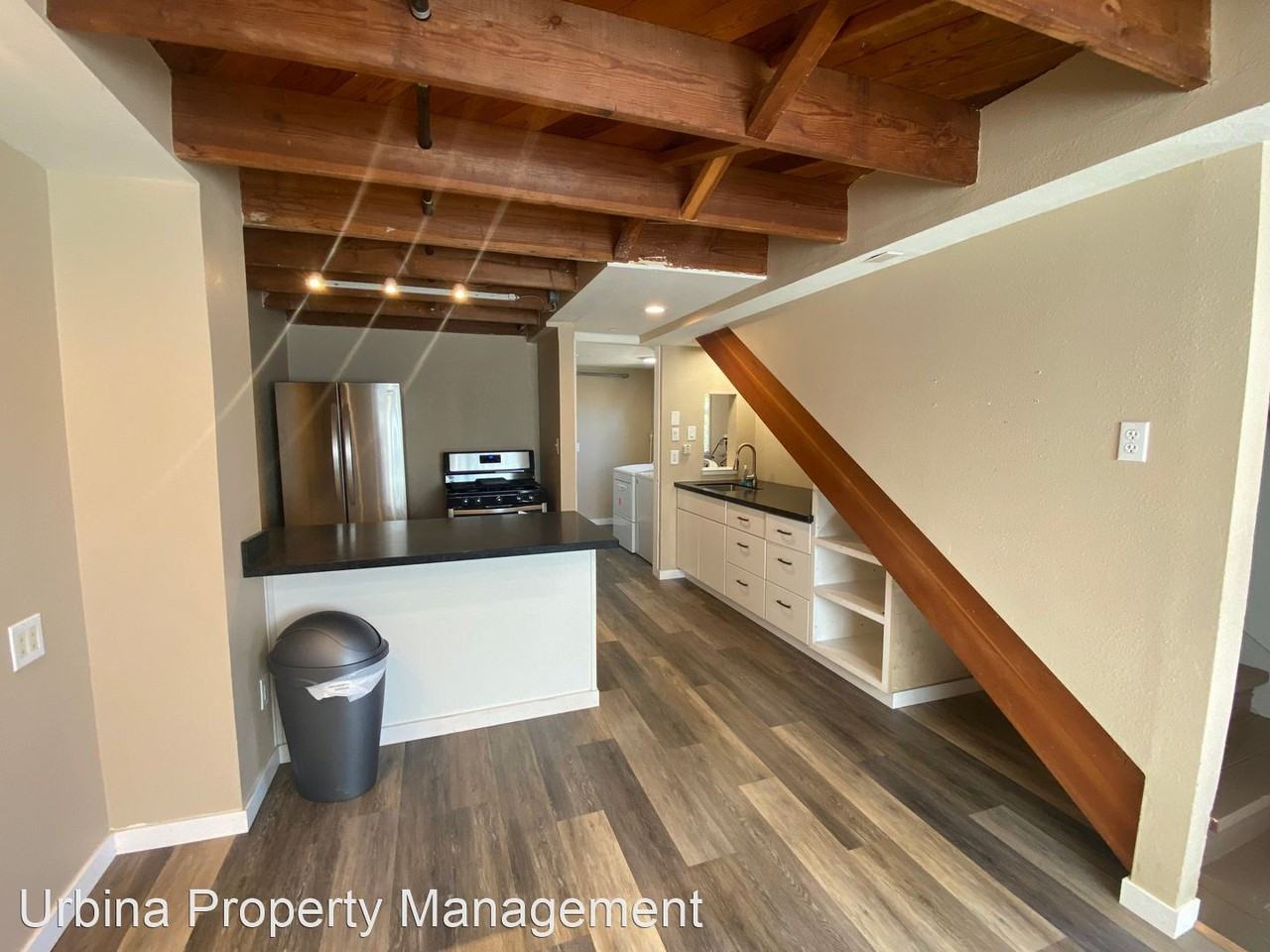 629 Oak St - Photo 3 of 21