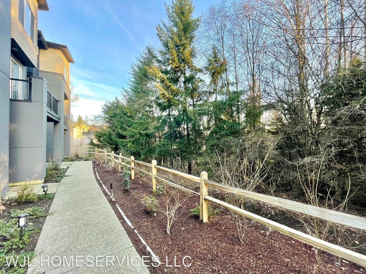 702 238th Pl Se #B - Photo 3 of 22