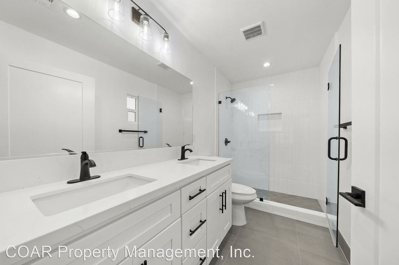 5808 Oliva Ave - Photo 3 of 13