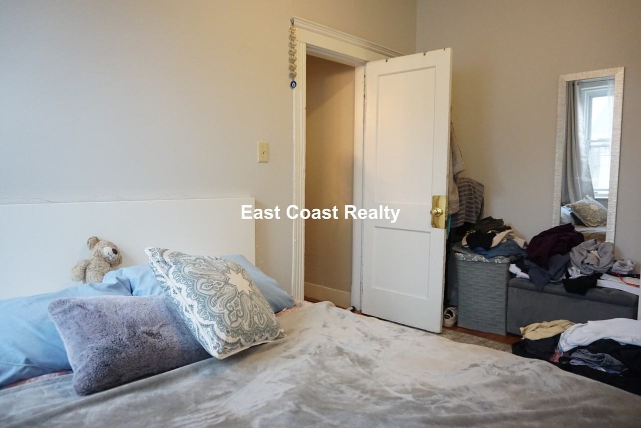 31 Gardner St #7 - Photo 3 of 9