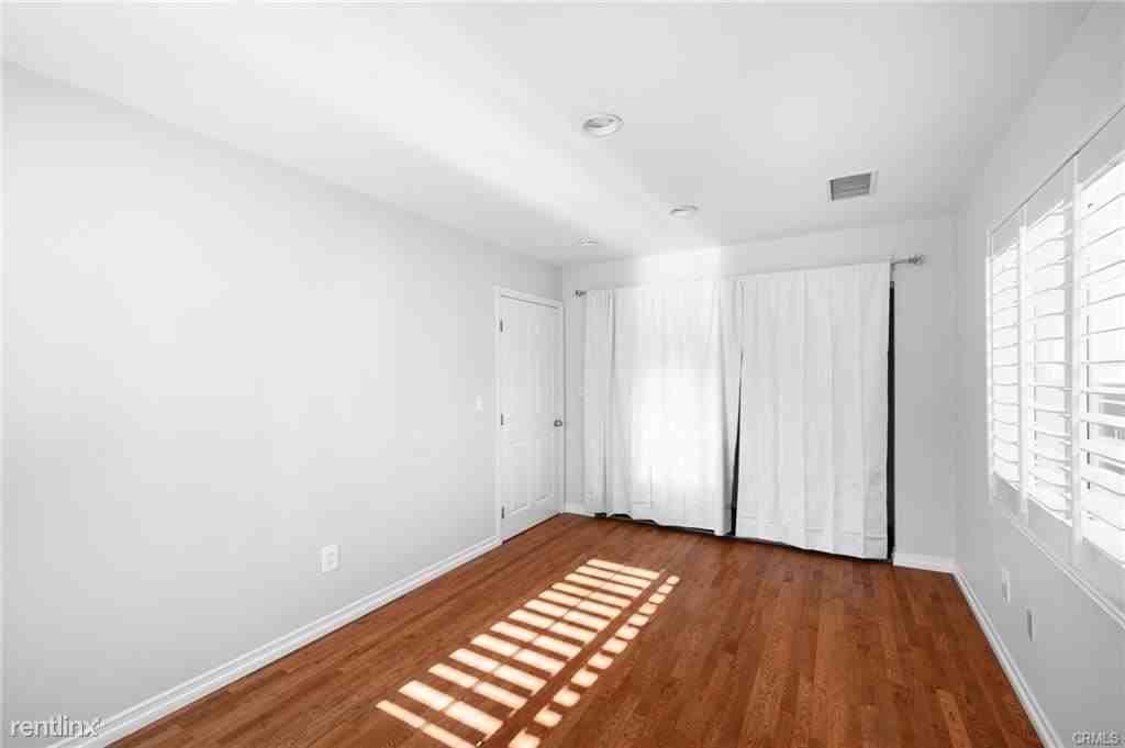 914 Patterson Ave - Photo 2 of 10