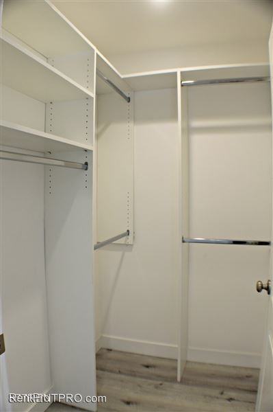 14113 Sylvan St - Photo 3 of 18