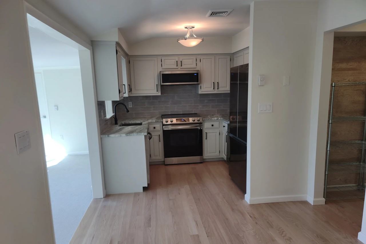 50 Cheshire Sq - Photo 2 of 9