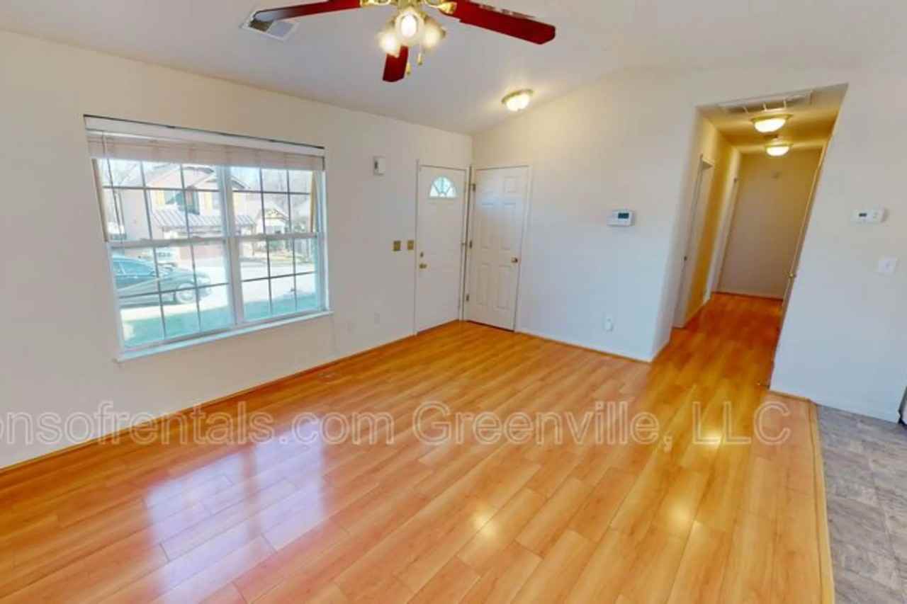 206 Juniper Leaf Way - Photo 3 of 10