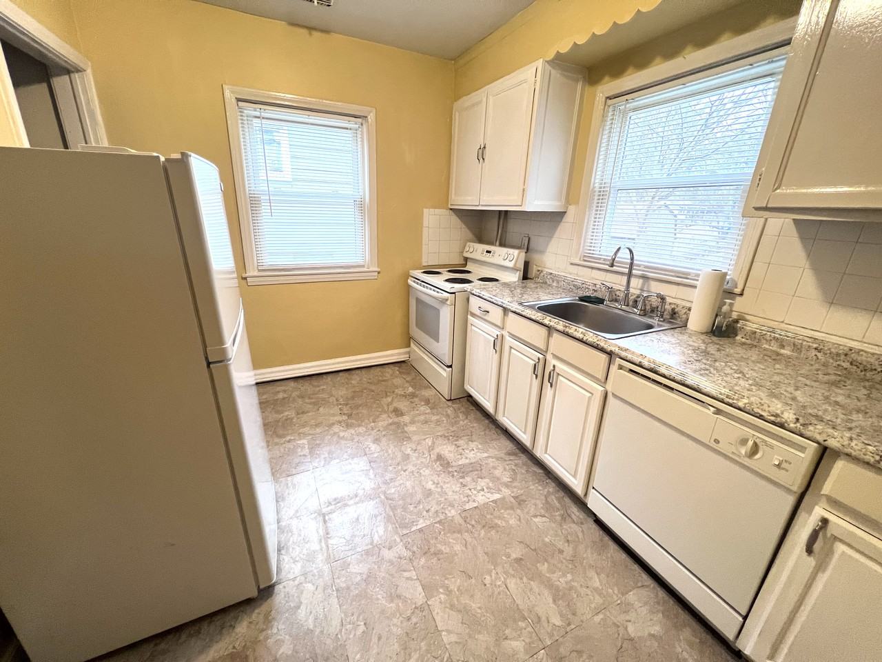 1305 Maryland Avenue - Photo 3 of 10