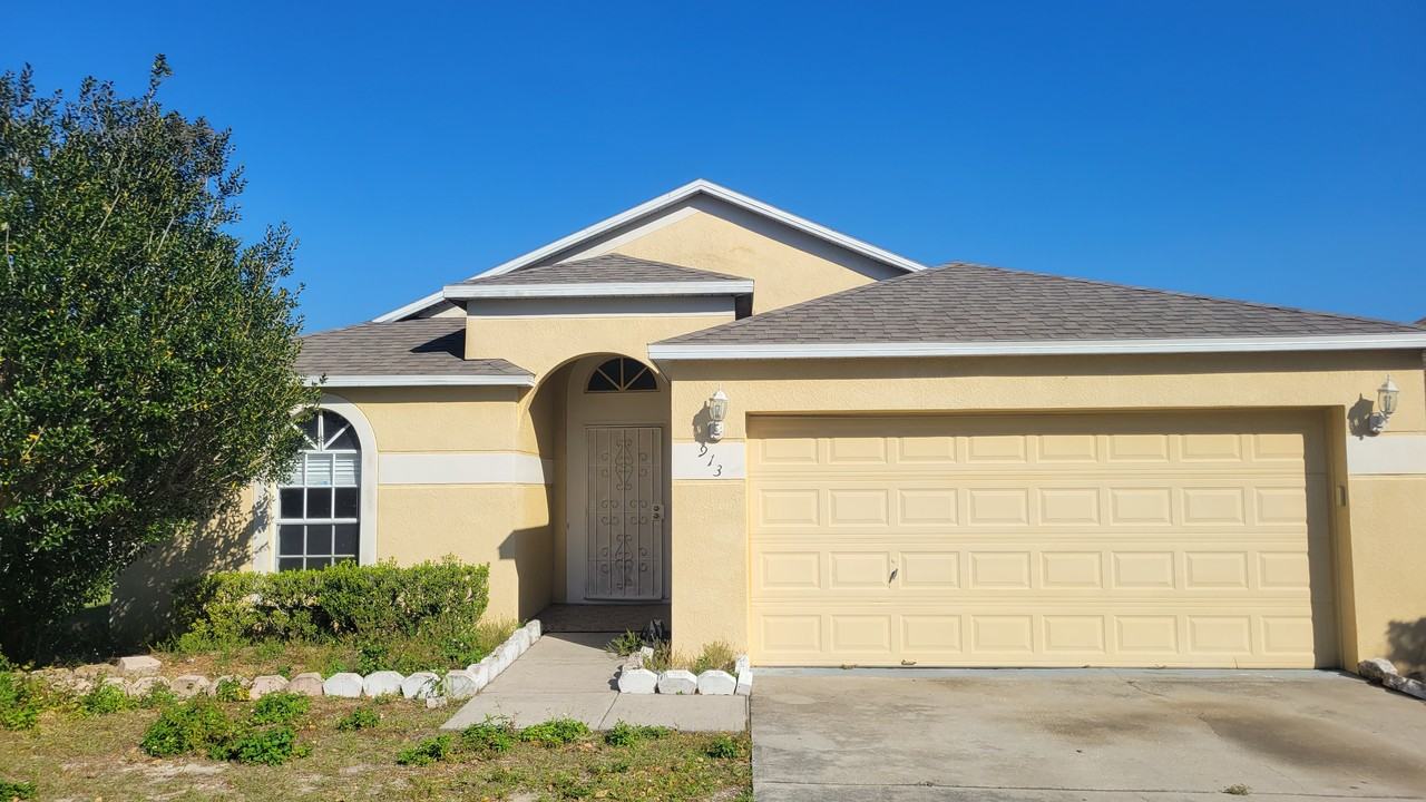 913 Stallion Way - Photo 2 of 30