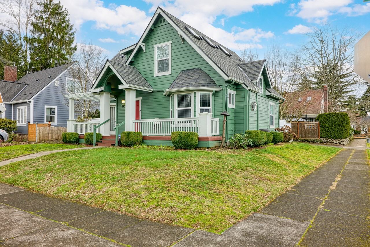 1837 Ne 63rd Ave - Photo 2 of 22