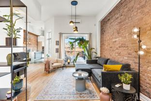 2035 Rue Sanguinet - Photo 1 of 1