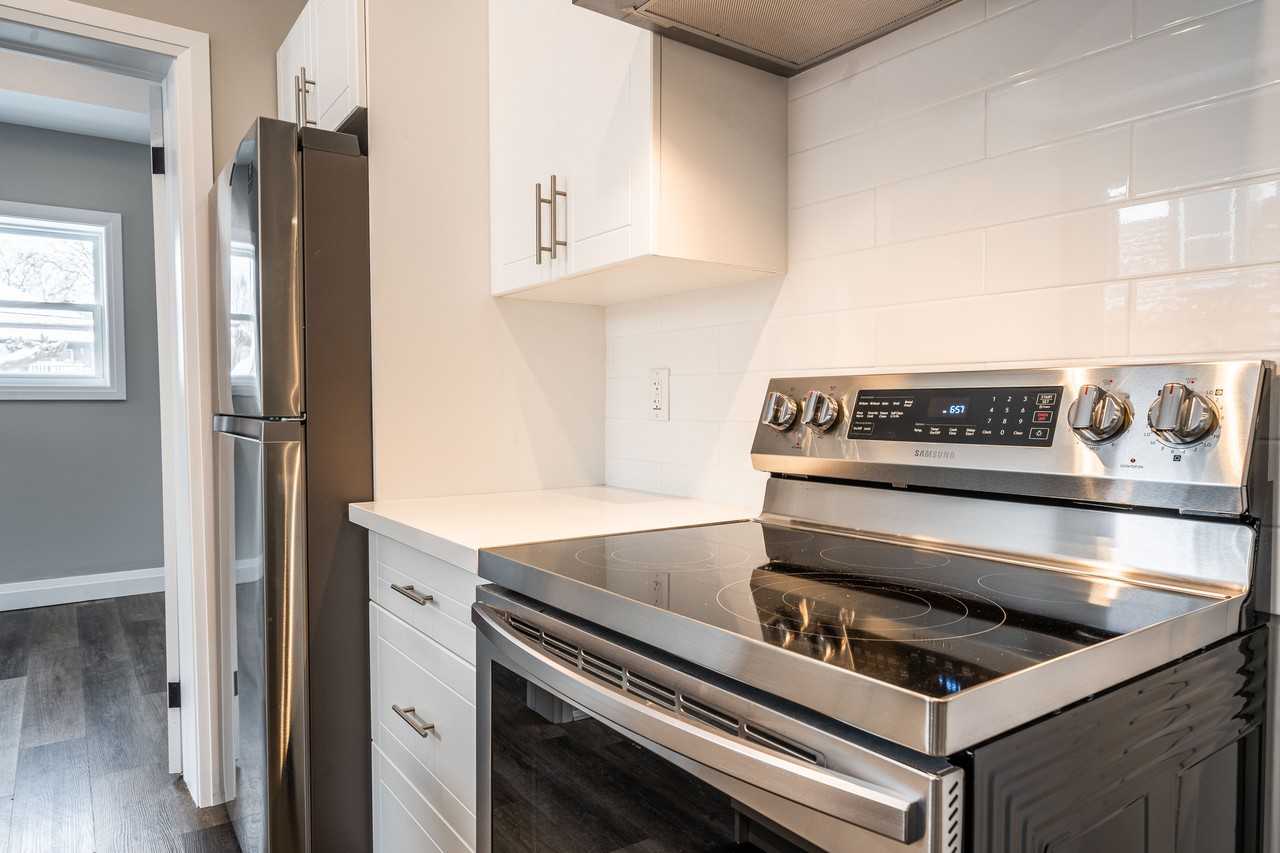 213 Nelson Street - Photo 3 of 10