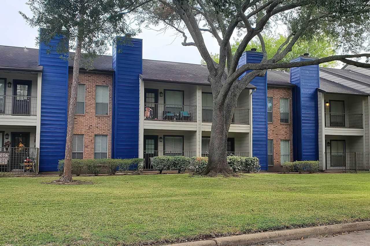 Broadstone at Briar Forest Apartments 2215 Avenida La Quinta St