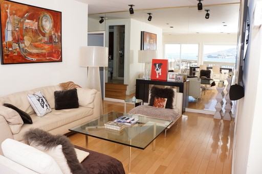 748 Bay St - Photo 2 of 22