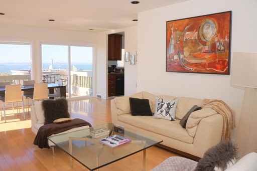 748 Bay St - Photo 3 of 22