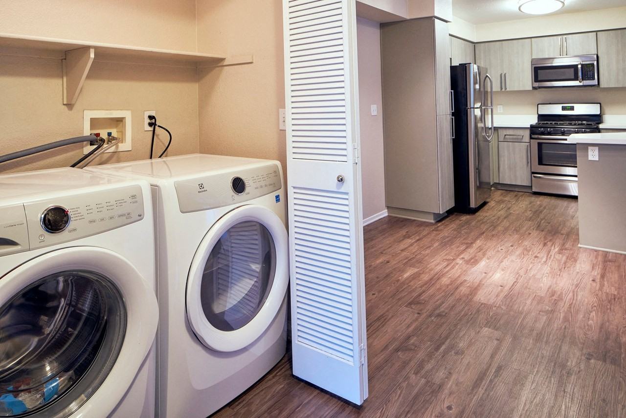 Alta Vista Apartments - Photo 6 of 23