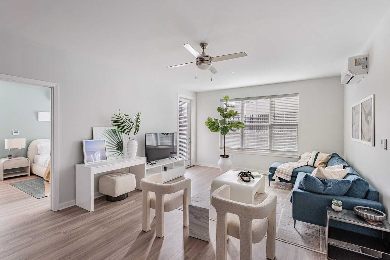 Glen Oaks Apartments - Photo 4 of 21